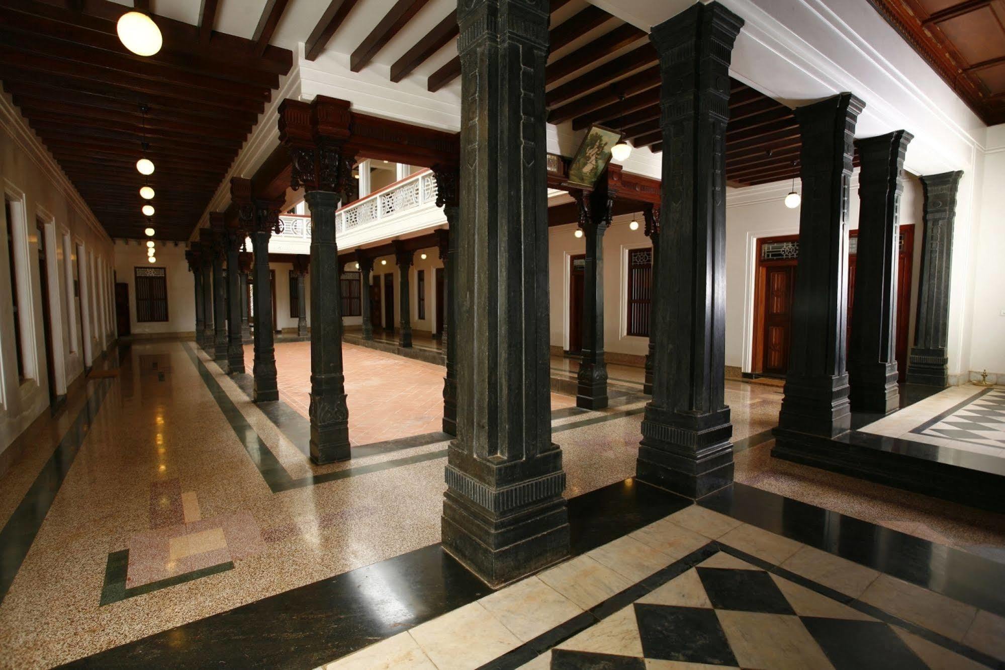 Visalam Chettinad Palace - A Cgh Earth Experience Kanadukattan Exterior photo