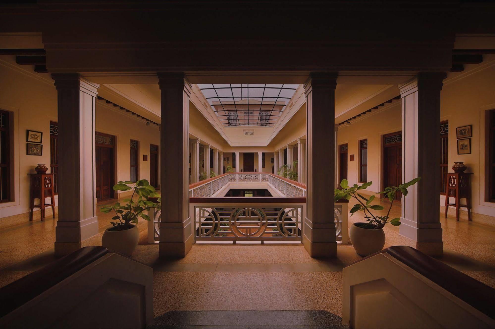 Visalam Chettinad Palace - A Cgh Earth Experience Kanadukattan Exterior photo